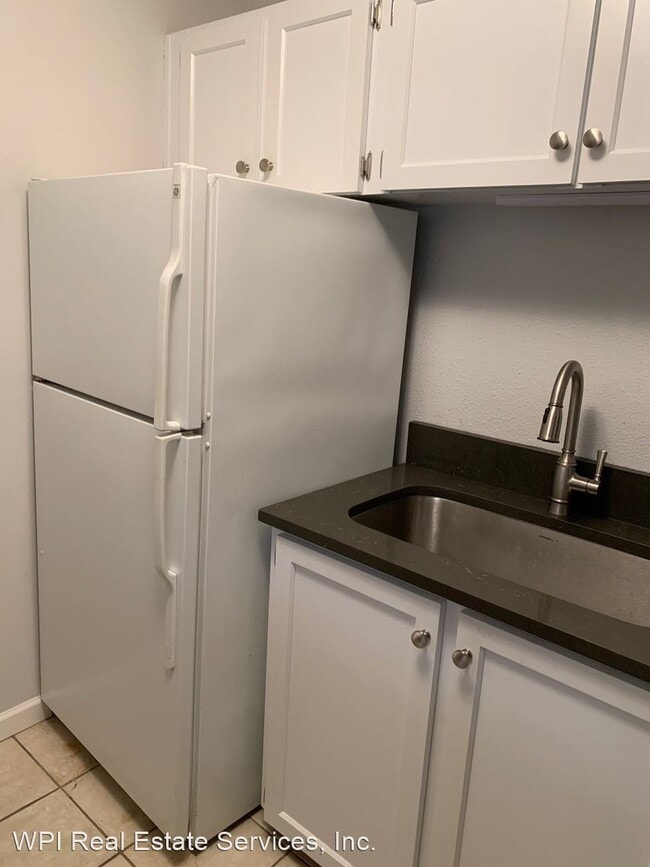 Building Photo - 1 br, 1 bath House - 12515 NE 132nd CT, #A203