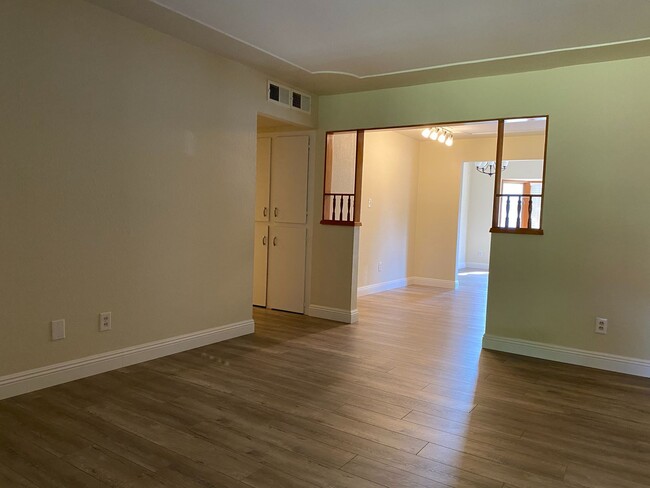 Building Photo - Your Next Chapter Starts Here - Convenient Redding Location!