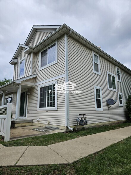 Building Photo - 1400 S 52nd St