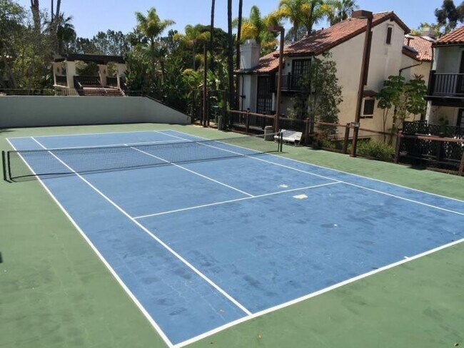 Building Photo - 2 bedroom in La Jolla CA 92037