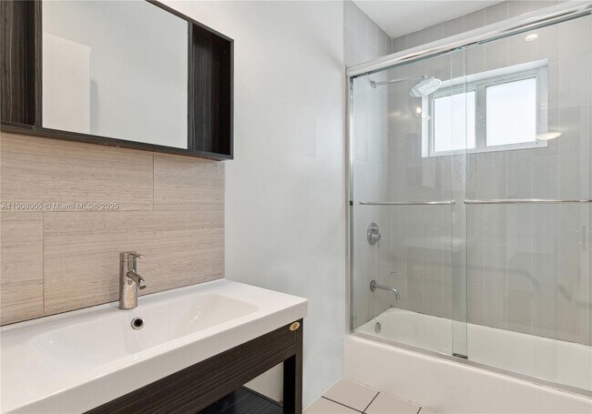 Building Photo - 8501 Hawthorne Ave