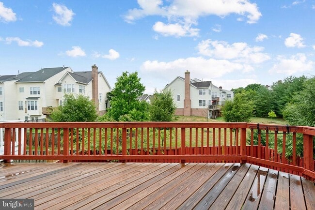 Building Photo - 641 Springhouse Square SE