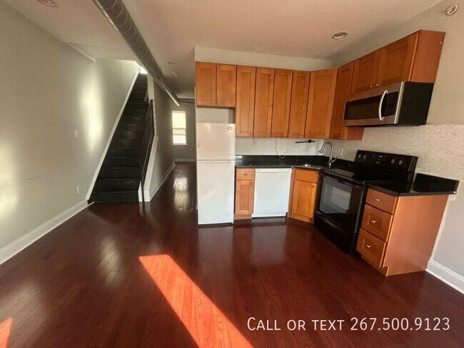 Building Photo - 1613 Frankford Ave