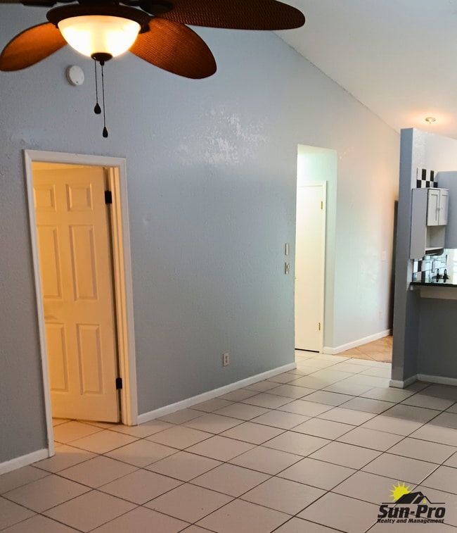 Building Photo - 3748 Gatewood Dr