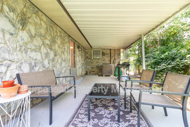 Building Photo - 9317 N Sherwell Dr