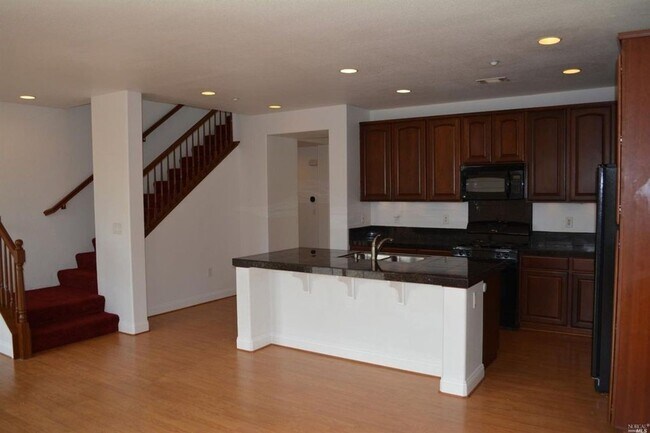 Building Photo - Spacious 4/3 located by American Canyon High available for rent!