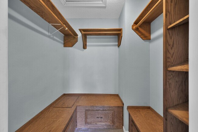 Building Photo - 12247 Trail Hollow Dr