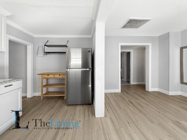 Building Photo - 6920 N Central Ave