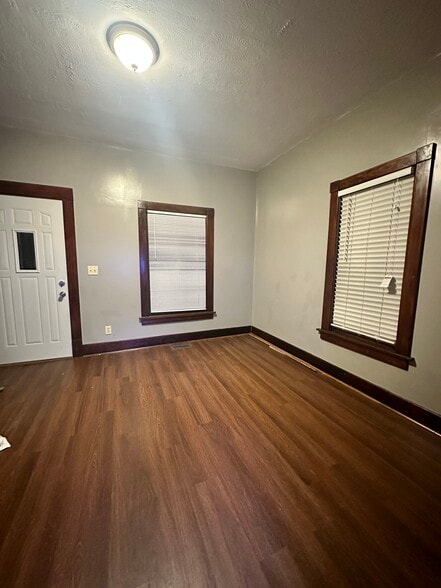 Building Photo - 1169 Nelson St