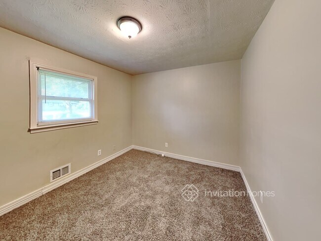 Building Photo - 1389 Angus Trail SW