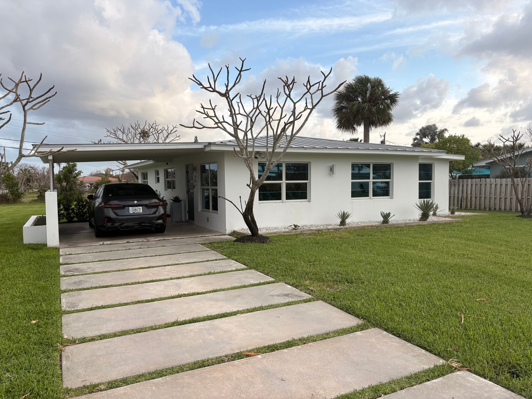 Building Photo - 301 3rd Ave