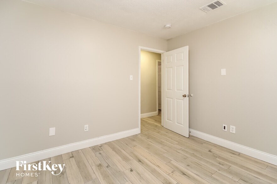 Building Photo - 10134 Sagemark Dr