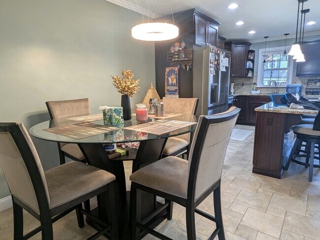 Building Photo - 1284 County St