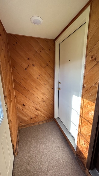 Building Photo - 249 Mercer Ave