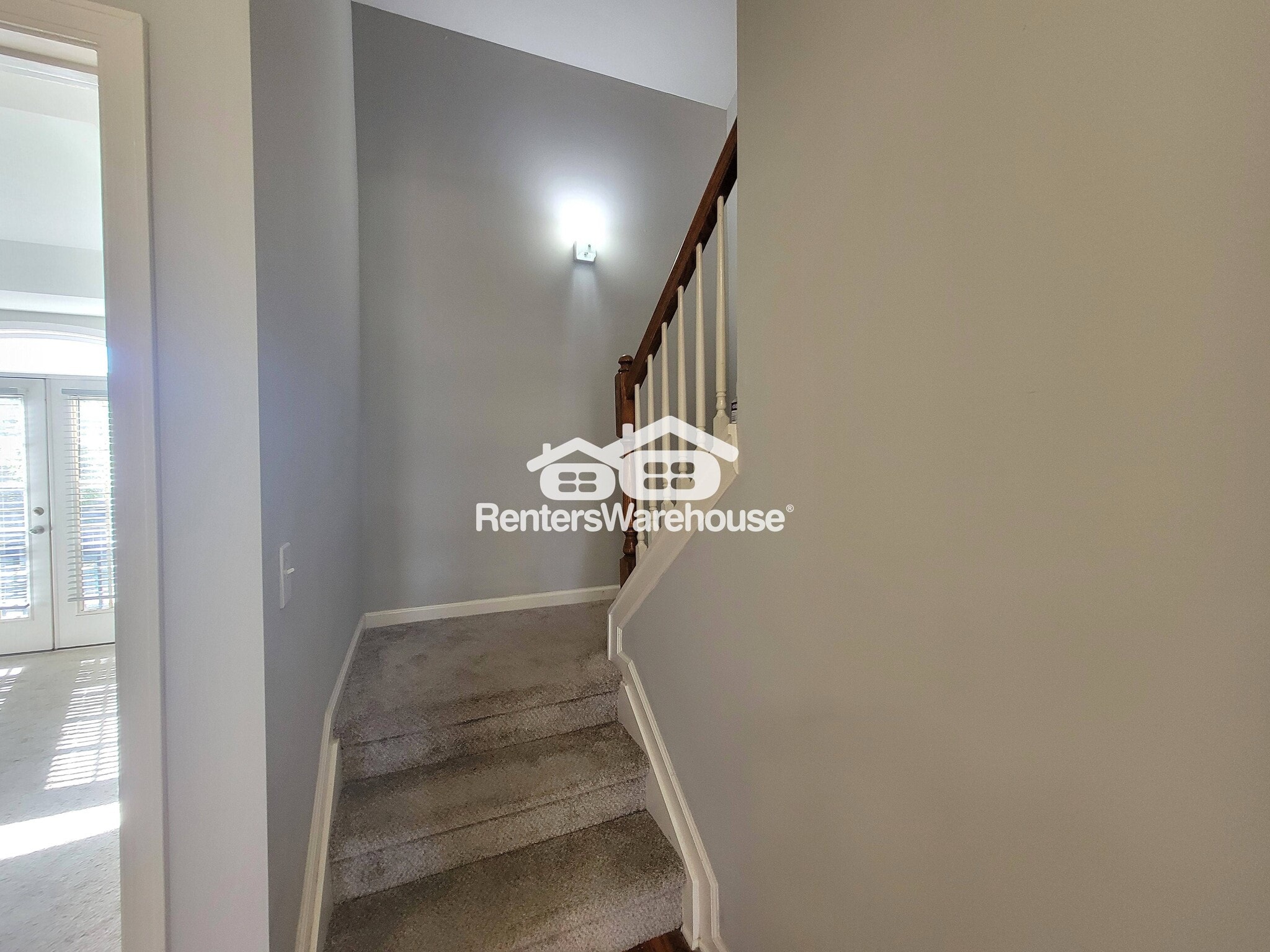 Building Photo - 52 Glenn St SE