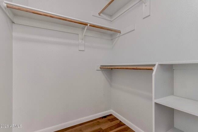 Building Photo - 10705 E Mercer Ln