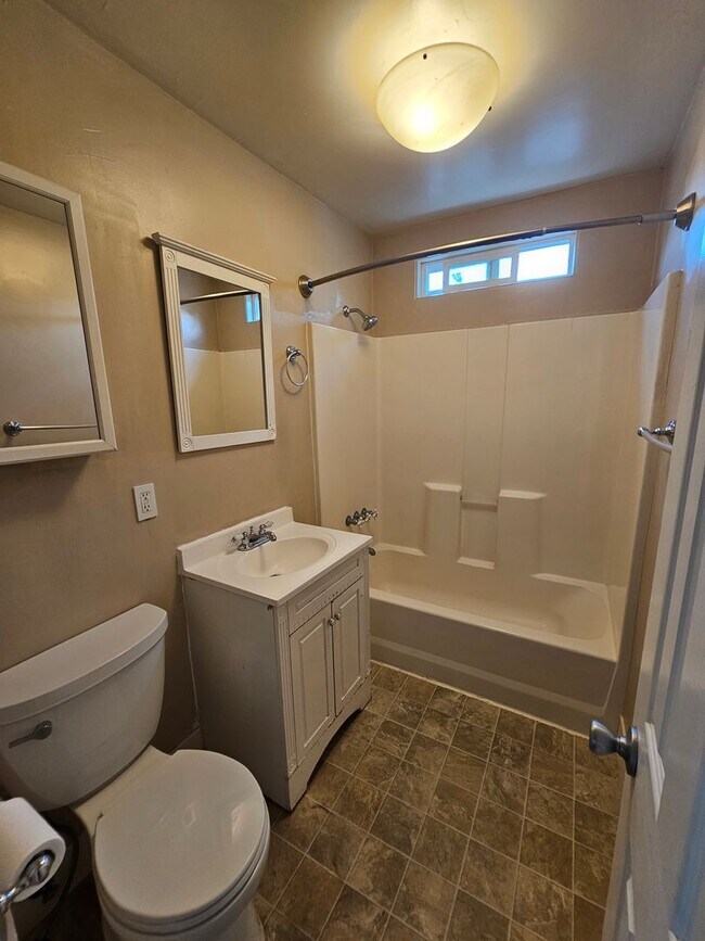 Building Photo - 320-322 Foothill Blvd