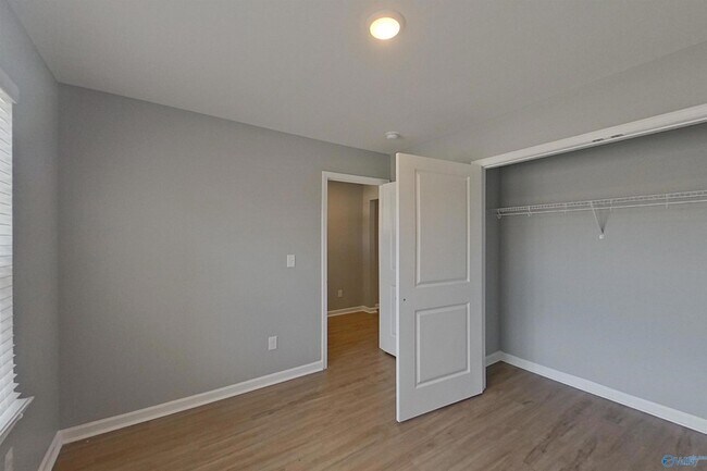 Building Photo - 664 June St