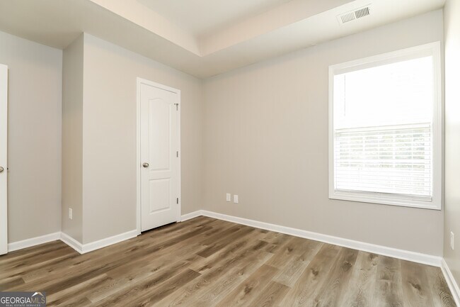 Building Photo - 1021 Bluecoat Cir