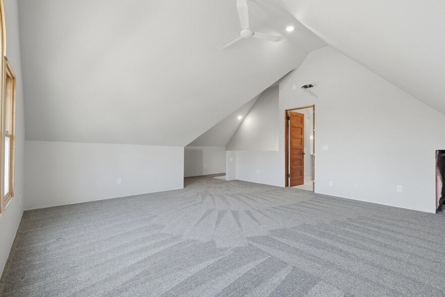 Building Photo - 808 W Main St