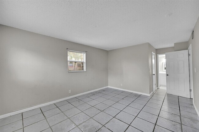 Building Photo - 11607 NW 29th St