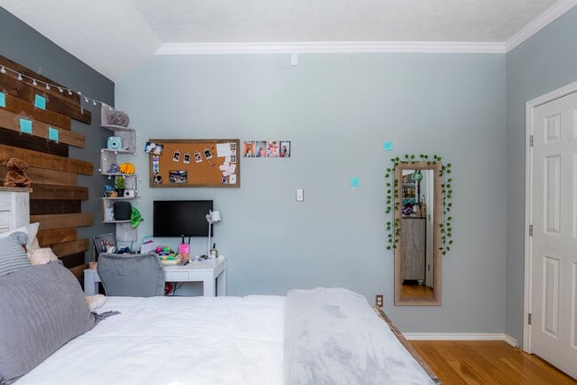 Building Photo - 10 Delphinium Pl