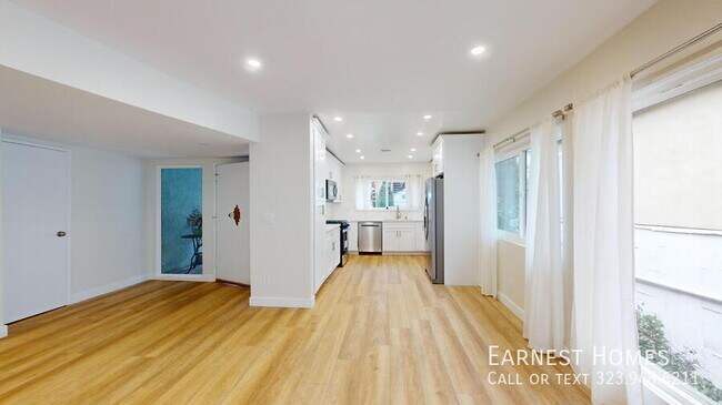 Building Photo - 4735 Nob Hill Dr