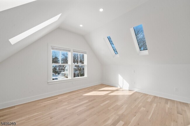 Building Photo - 96 Watchung Ave