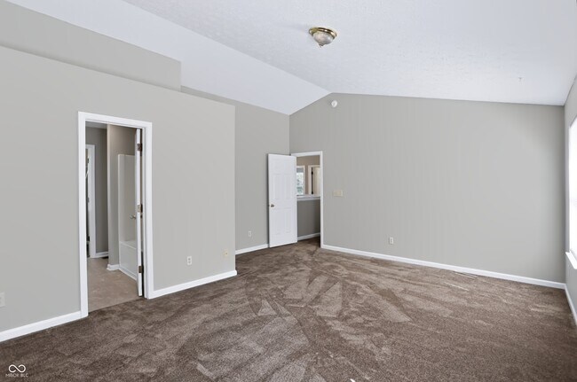 Building Photo - 5439 Lake Boggs St
