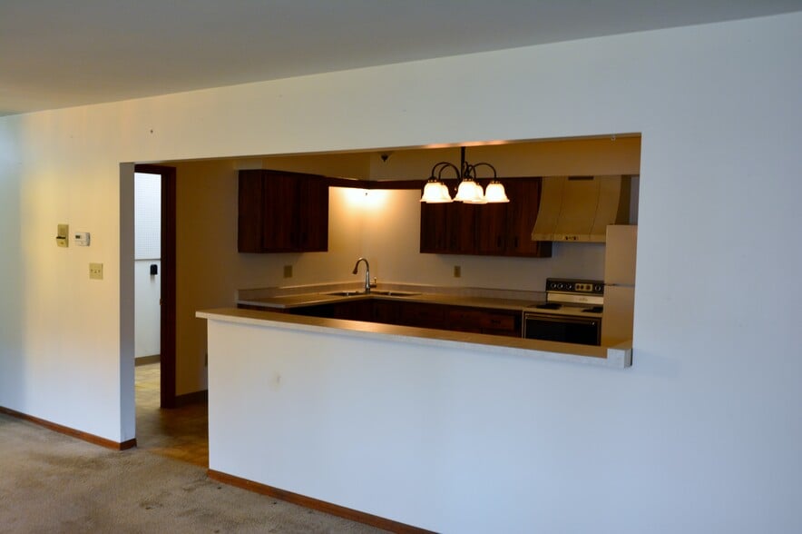 Building Photo - 301 E 1st Ave