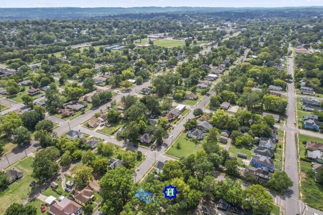 Building Photo - "Charming 2-Bed, 1-Bath Gem on Avenue H – ...