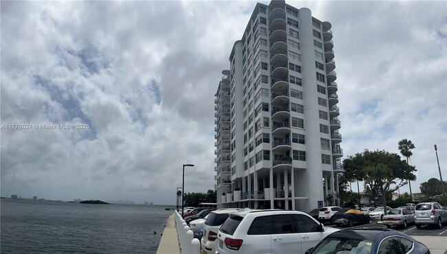Building Photo - 11930 N Bayshore Dr