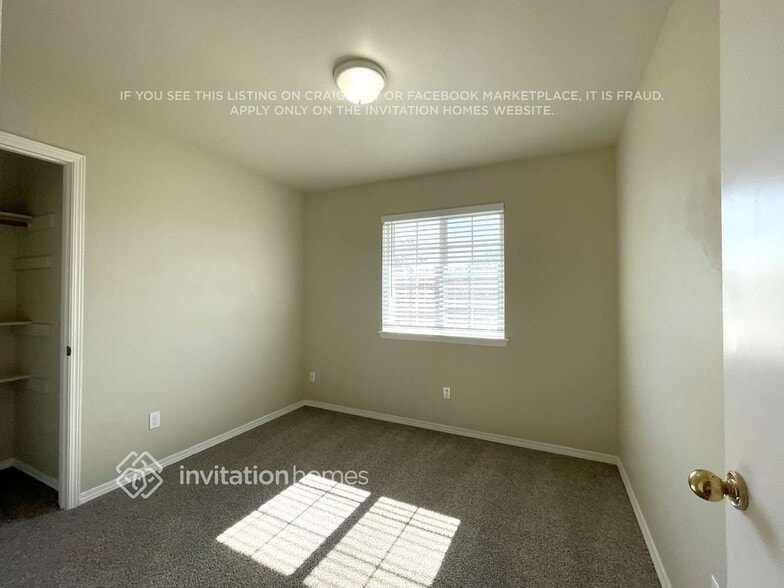 Building Photo - 604 Cammarano Ct SW