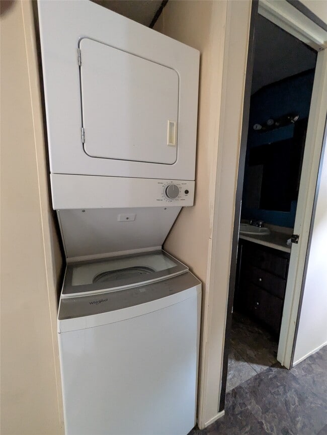 Building Photo - 1213 Kentucky St