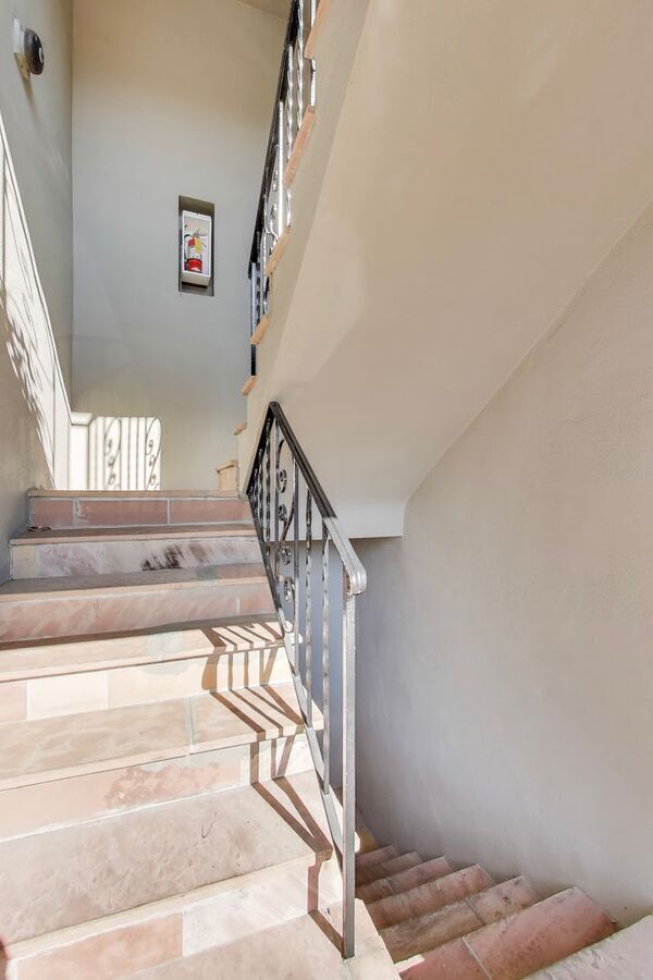 Building Photo - 1549 San Carlos Ave