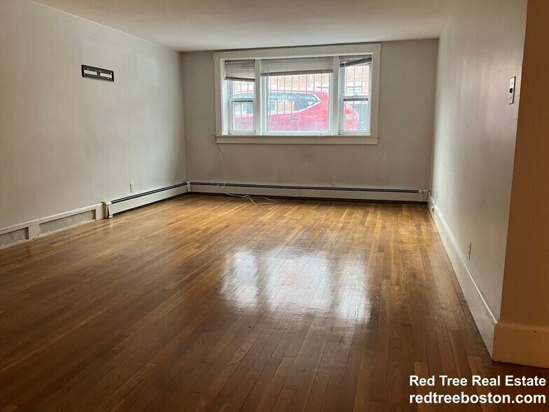 Building Photo - 211 Saint Paul St