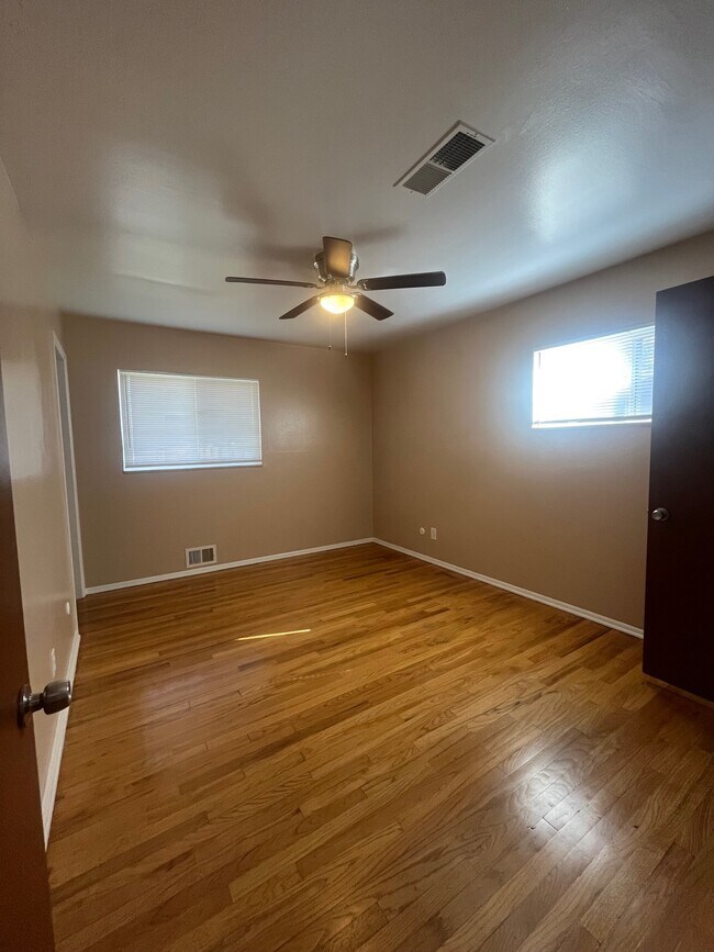 Building Photo - 6448 Iris Way