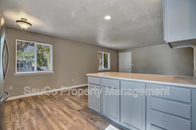 Building Photo - 2423 NW 3rd Ave