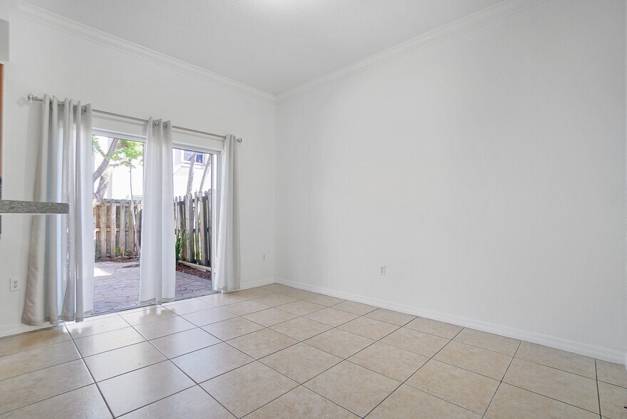 Building Photo - 8881 SW 220th Ln