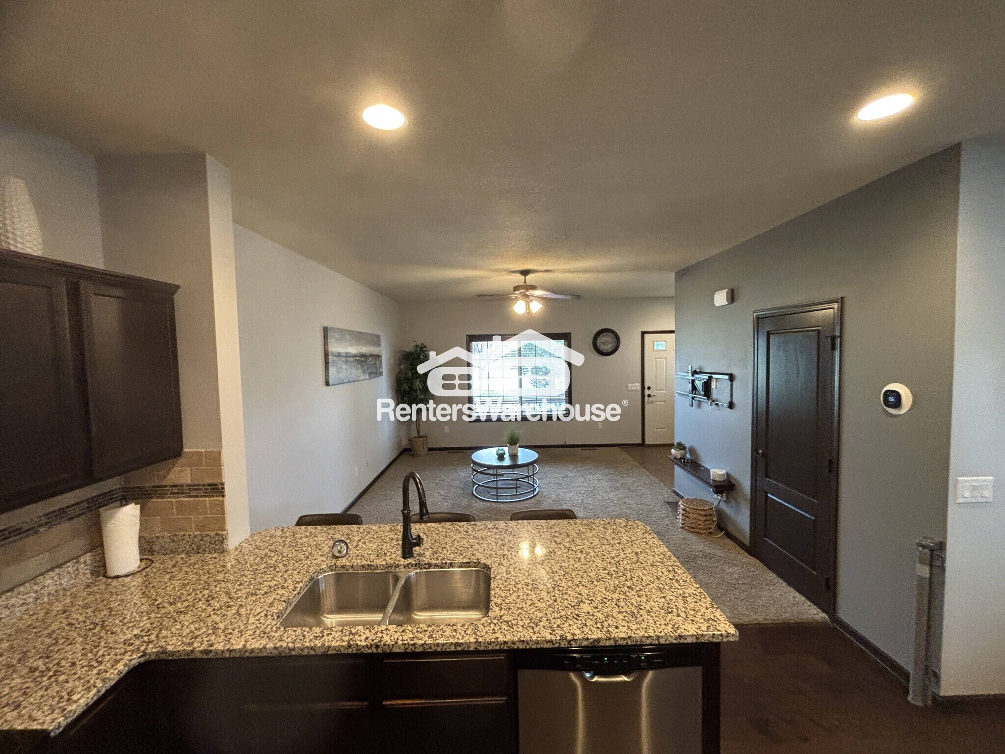 Building Photo - 9175 Coneflower Dr