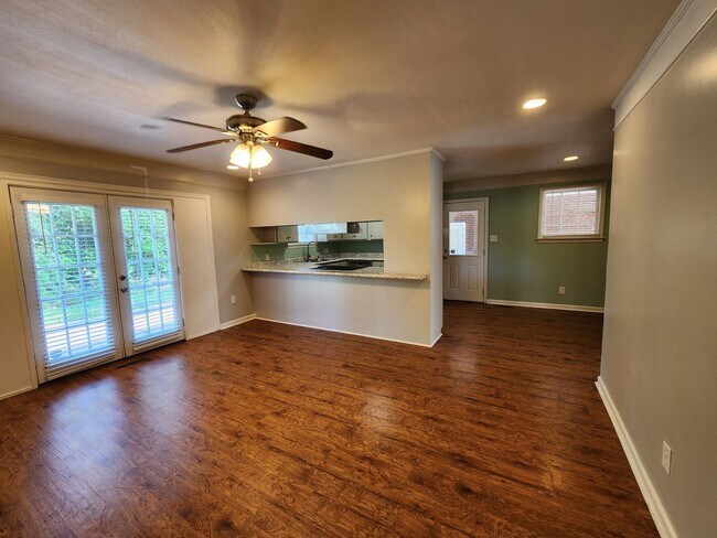 Building Photo - Charming 3BR/2BA Brick Home with Vintage F...