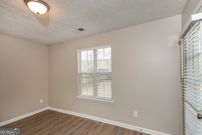Building Photo - 4949 Lake Park Ln