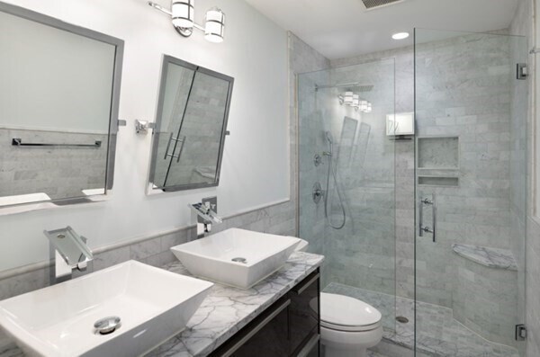 Building Photo - 928 E Broadway