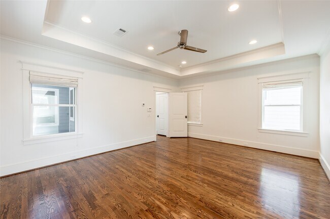 Building Photo - 828 E 28th St