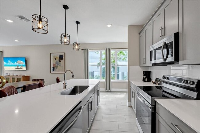 Building Photo - 7833 Spectrum Dr