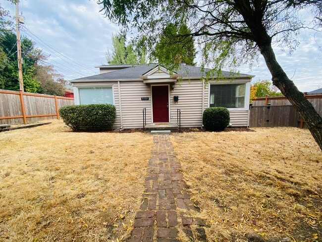 Primary Photo - Cute 3 Bedroom Home in the Heart of West S...