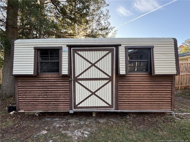 Building Photo - 931 Fleetwood Dr