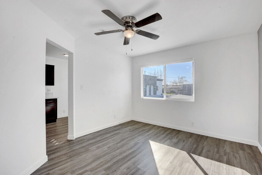 bedroom1 - 1774 Willow Trl