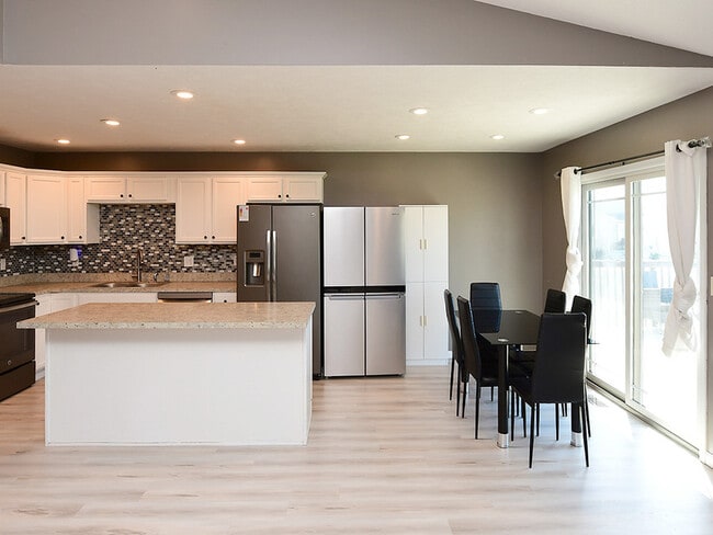 Building Photo - 4225 Yarrow Dr