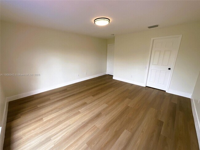 Building Photo - 7133 SW 115th Pl